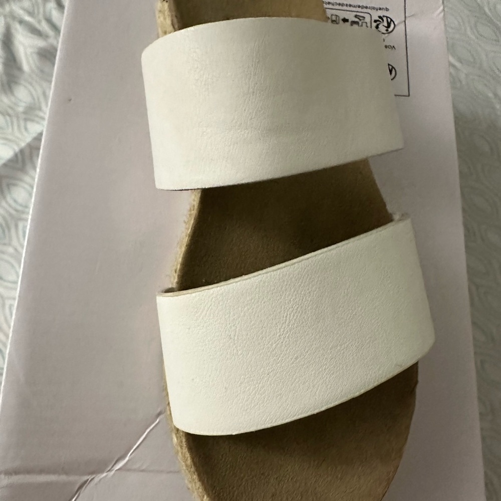 Women double strap sandal